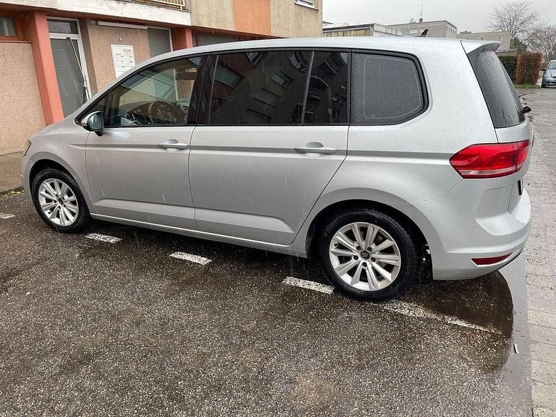 Gebraucht VW Touran Comfortline 116 PS (85 kW) 2017 Silber Van / Kleinbus