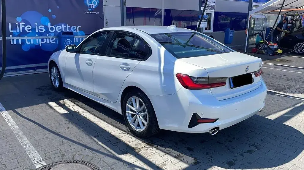 Używany BMW 320 190 KM (139 kW) 2019 Biały Sedan/Limuzyna