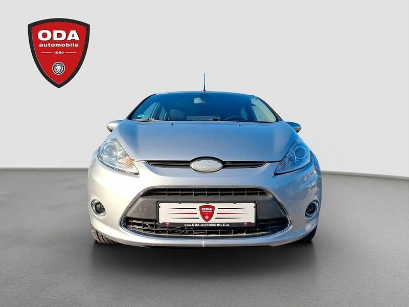 Gebraucht Ford Fiesta Titanium 82 PS (60 kW) 2009 Silber Kleinwagen