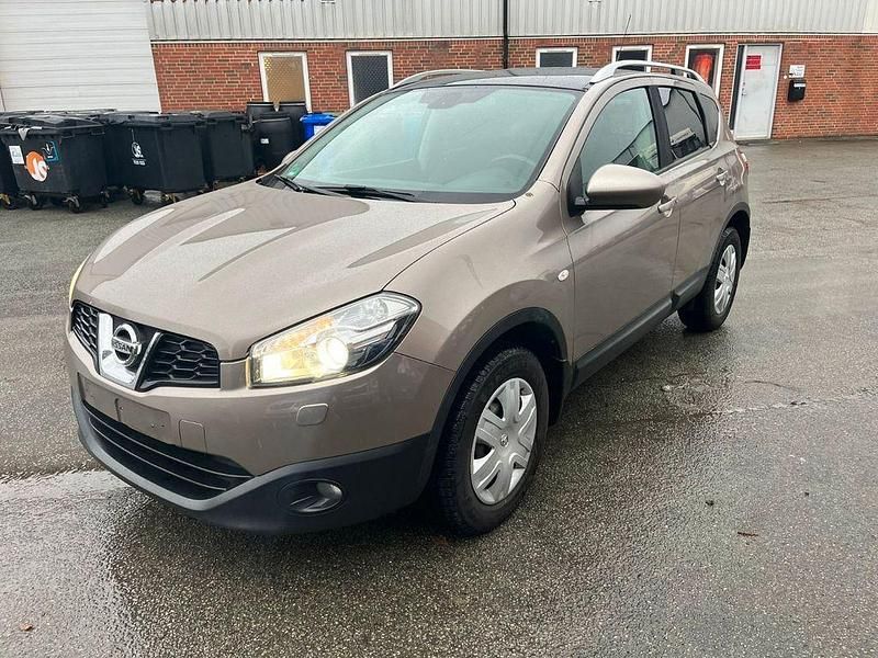 Grau Gebraucht 2012 Nissan Qashqai Visia SUV | 3.900 € (Fairer Preis) - Bild 1/4