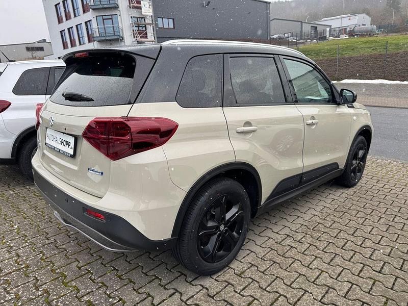 Neu Suzuki Vitara Comfort 110 PS (80 kW) 2025 Beige SUV