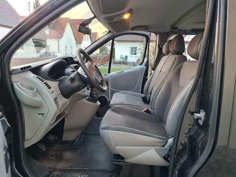 Gebraucht Opel Vivaro 114 PS (83 kW) 2015 Schwarz Van / Kleinbus