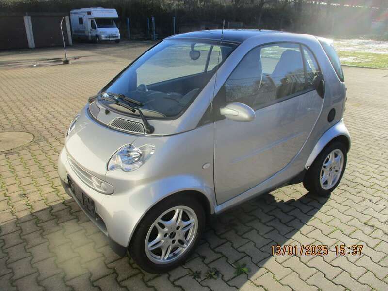 Silber Gebraucht 2007 Smart ForTwo Coupé Coupé | 2.450 € (Guter Preis) - Bild 1/4