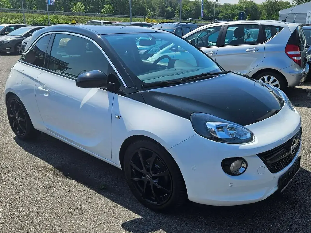 Gebraucht Opel Adam 101 PS (74 kW) 2018 Schneeweiss/summitwhite/arctic Kleinwagen