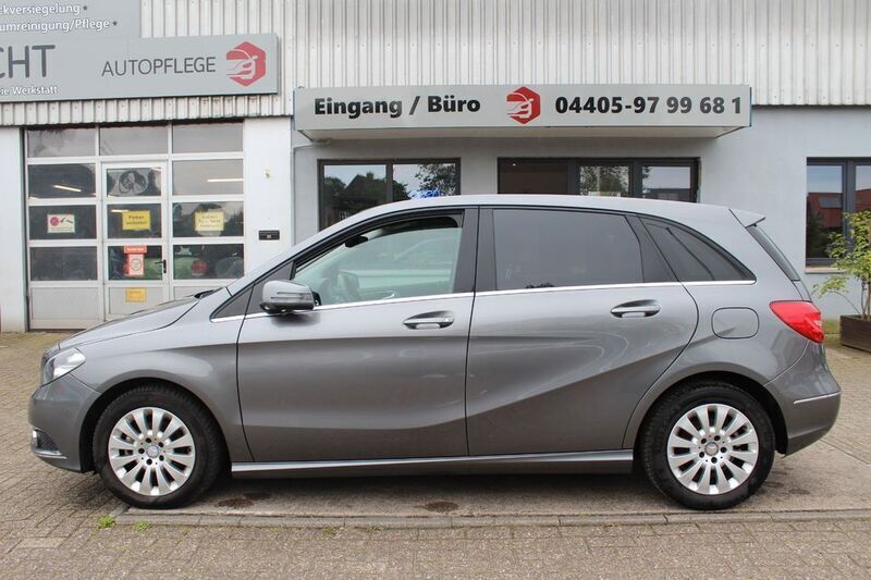 Gebraucht Mercedes B180 109 PS (80 kW) 2016 Grau Van / Kleinbus