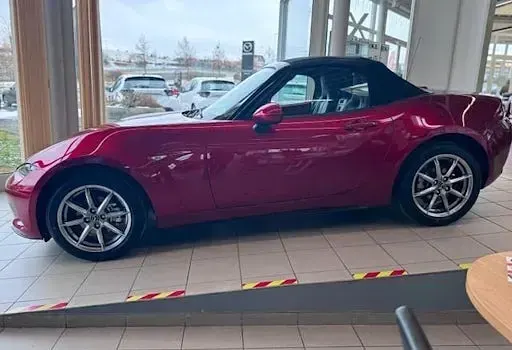Neu Mazda MX5 Exclusive-Line 132 PS (97 kW) 2025 Rot Cabrio