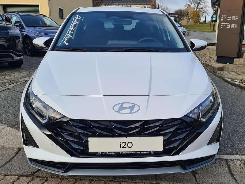 Gebraucht Hyundai i20 Comfort 101 PS (74 kW) 2025 Atlas white Kleinwagen