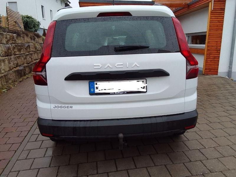 Gebraucht Dacia Jogger Essentiel 110 PS (80 kW) 2023 Weiß Van / Kleinbus