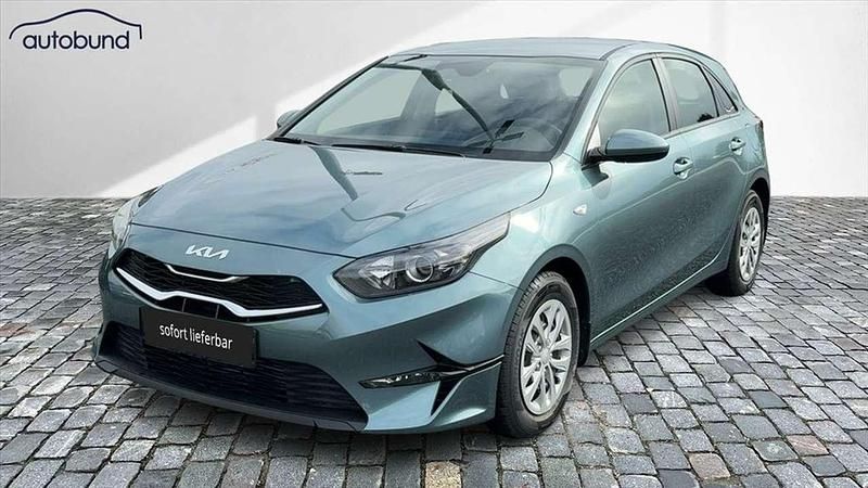 Grün Neu 2025 Kia Ceed Best Kleinwagen | 21.470 € (Guter Preis) - Bild 1/4