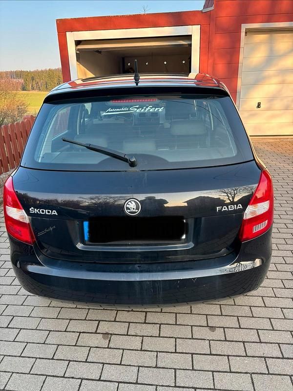 Second-hand Skoda Fabia 70 CP (51 kW) 2014 Negru Berlinǎ
