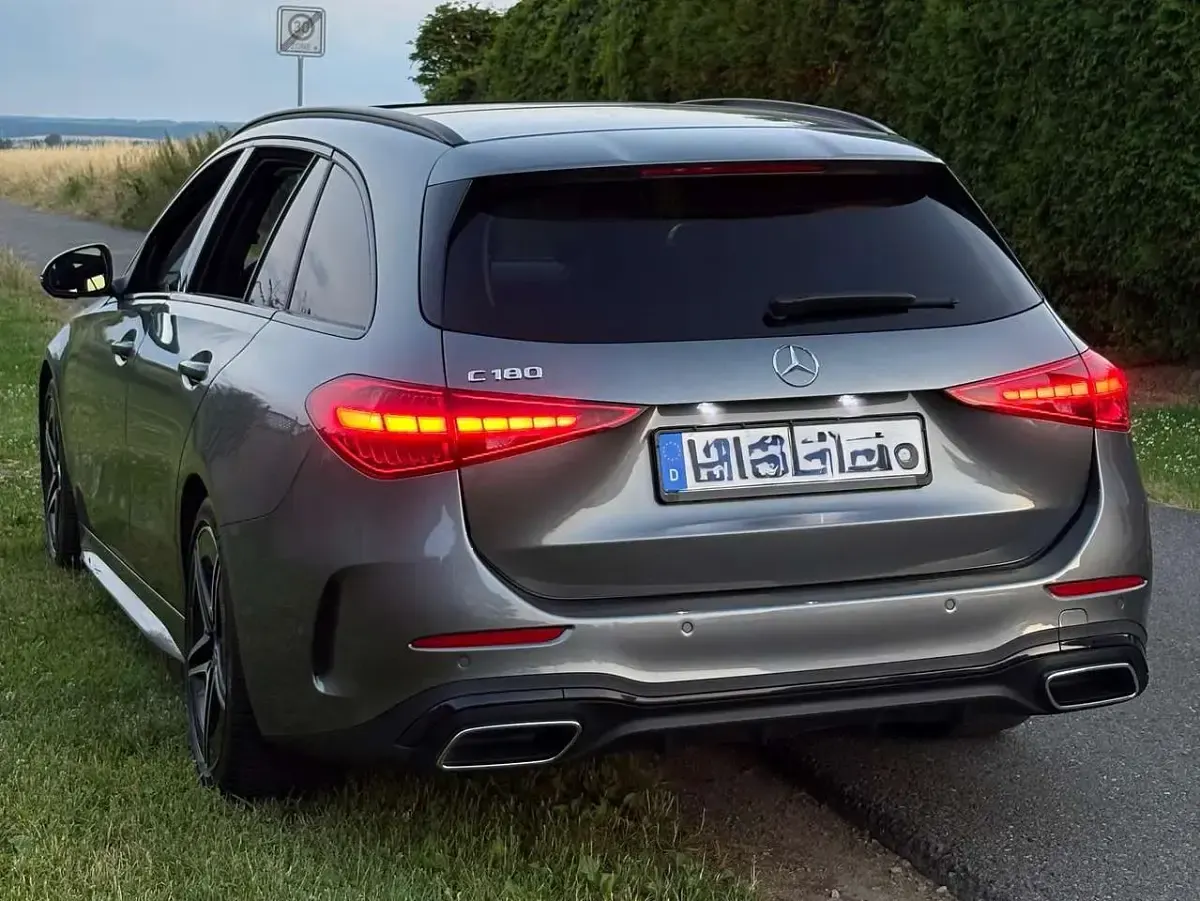 Gebraucht Mercedes C180 AMG line 170 PS (125 kW) 2022 Grau Kombi
