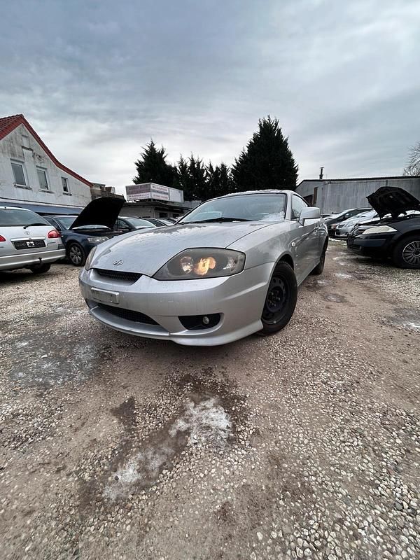 Silber Gebraucht 2006 Hyundai Coupé Coupé | 2.790 € (Guter Preis) - Bild 1/4