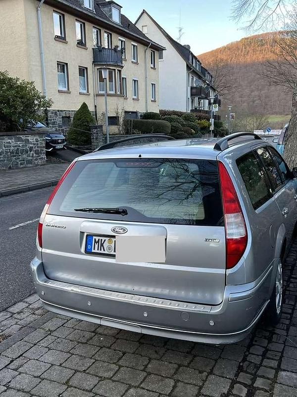 Gebraucht Ford Mondeo Trend 155 PS (114 kW) 2006 Silber Kombi