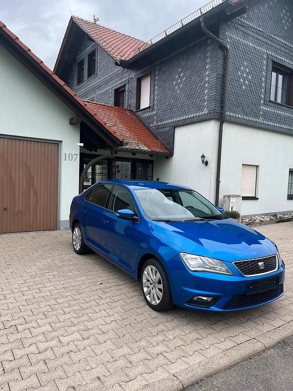 Blau Gebraucht 2016 Seat Toledo Limousine | 8.900 € (Fairer Preis) - Bild 1/4