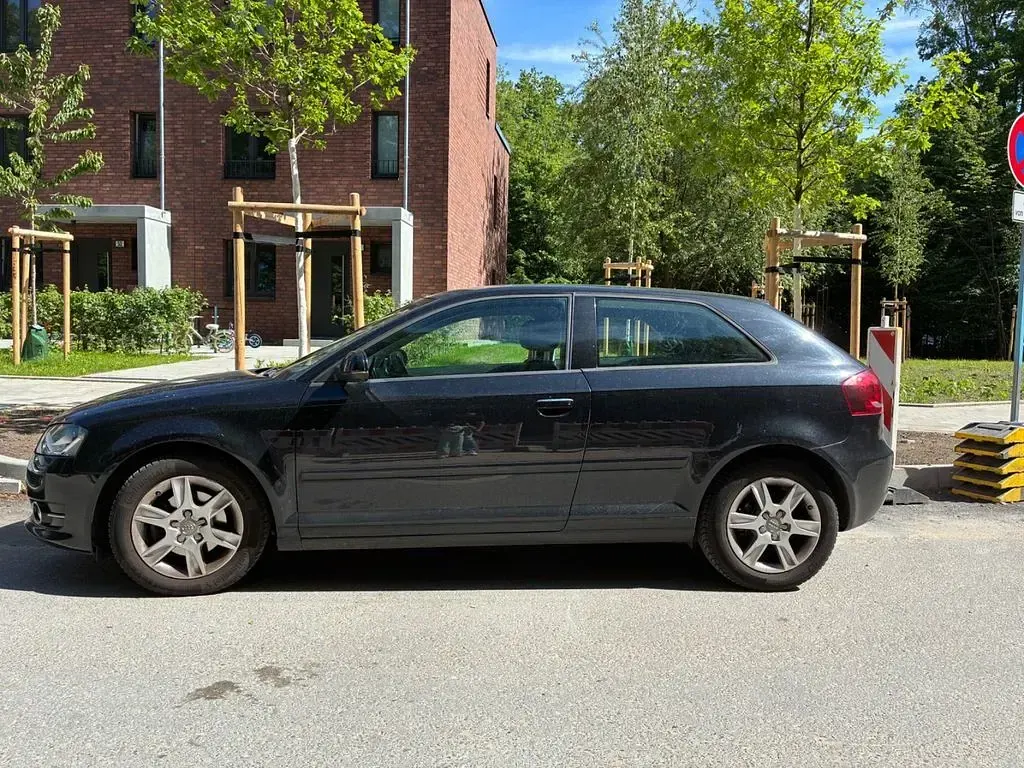 Gebraucht Audi A3 Ambition 125 PS (91 kW) 2011 Schwarz Kleinwagen