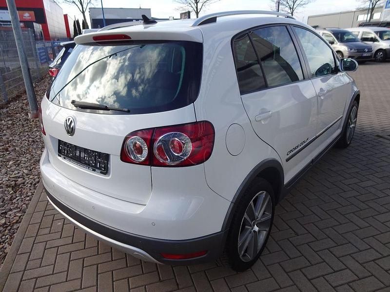 Gebraucht VW Golf Plus Cross 122 PS (89 kW) 2012 Weiß Van / Kleinbus