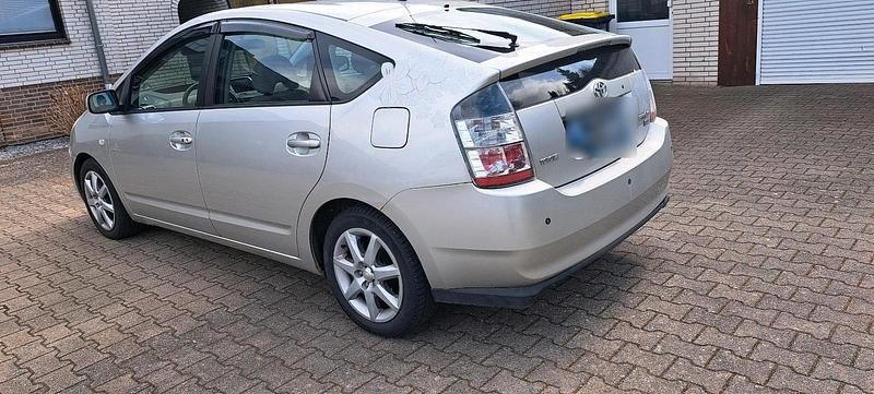 Gebraucht Toyota Prius 77 PS (56 kW) 2003 Limousine