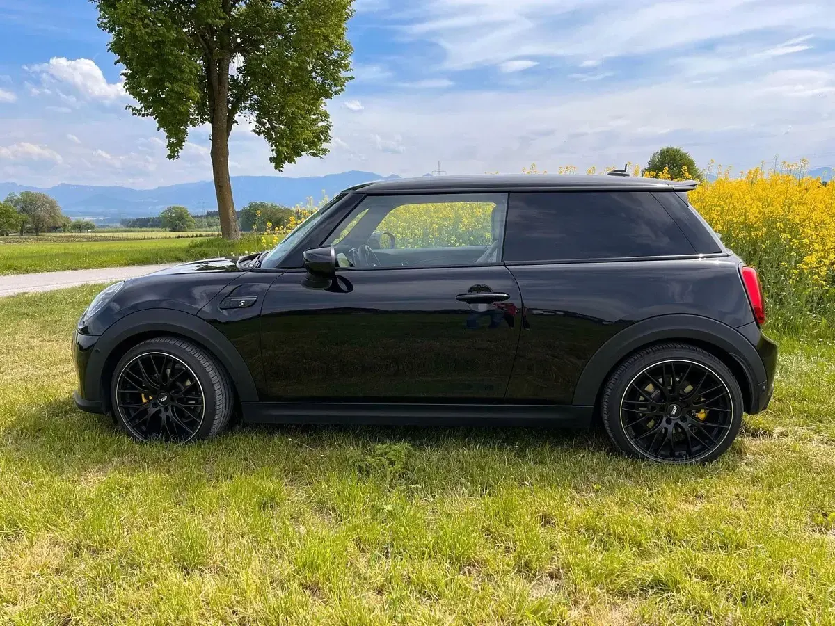 Gebraucht Mini Cooper SE 135 kW (184 PS) 2021 Schwarz Kleinwagen