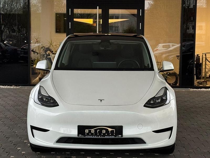 Gebraucht Tesla Model Y Standard Range 219 kW (299 PS) 2023 Pearl white multicoat metallic (metallic) SUV