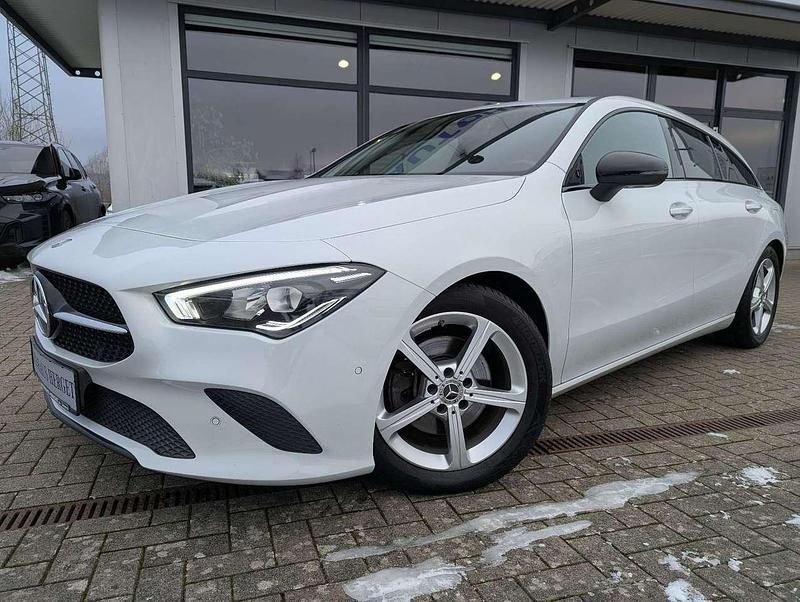 Gebraucht Mercedes CLA200 Progressive 163 PS (119 kW) 2020 Digitalweiß metallic Kombi