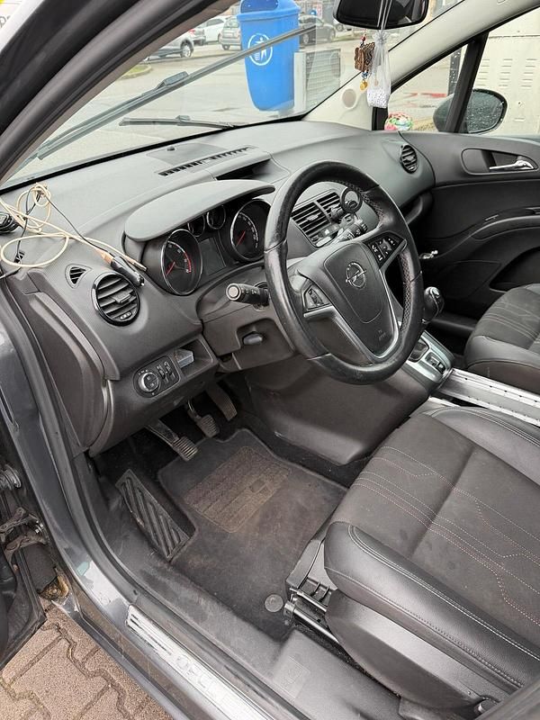 Gebraucht Opel Meriva 180 PS (132 kW) 2012 Andere farben Van / Kleinbus