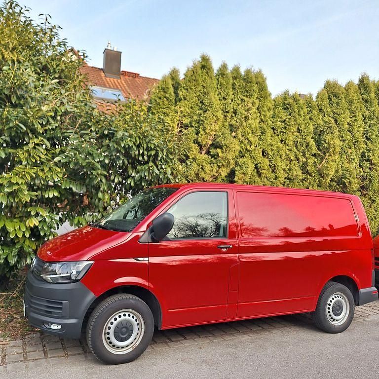 Gebraucht VW T6 150 PS (110 kW) 2017 Rot Van