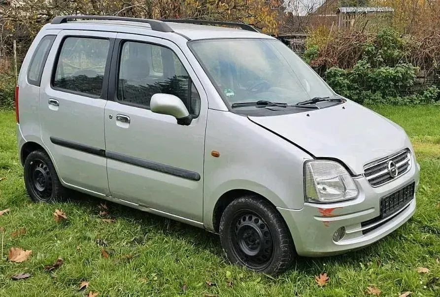 Gebraucht Opel Agila 75 PS (55 kW) 2003 Silber Van / Kleinbus