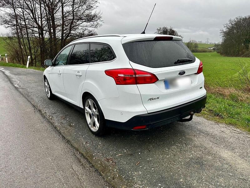 Używany Ford Focus Titanium 150 KM (110 kW) 2016 Biały Kombi