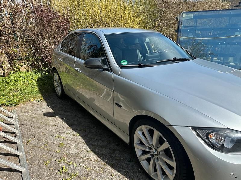 Gebraucht BMW 330 231 PS (169 kW) 2007 Silber Limousine