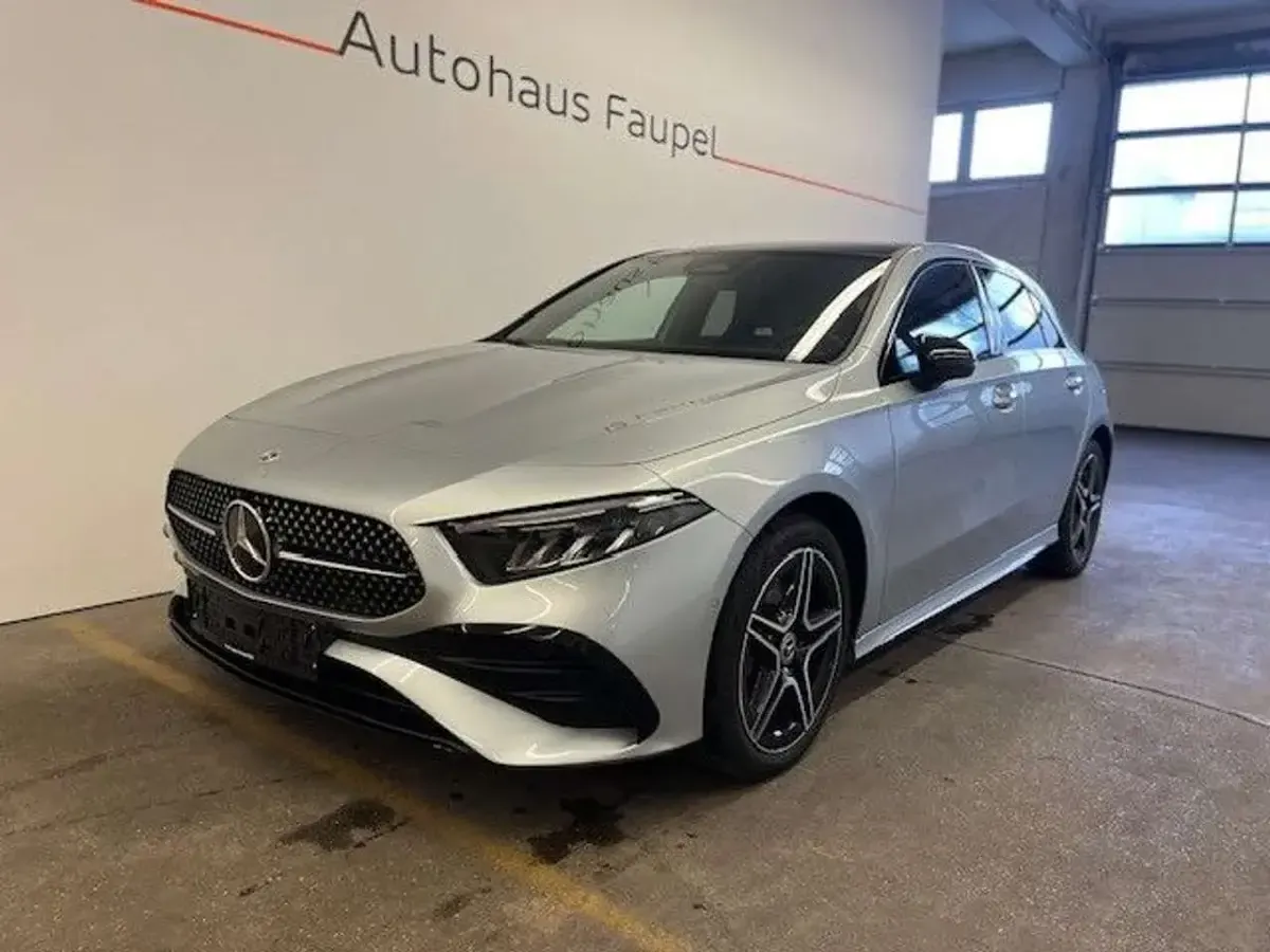 Gebraucht Mercedes A250 AMG line 163 PS (119 kW) 2025 Hightechsilber Limousine