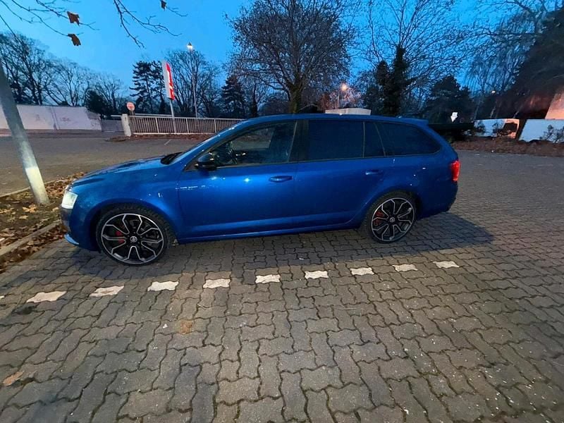 Blau Gebraucht 2017 Skoda Octavia RS Kombi | 10.900 € (Guter Preis) - Bild 1/4