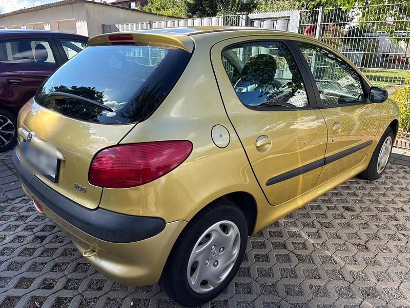 Gold Gebraucht 2003 Peugeot 206 Limousine | 1.450 € (Fairer Preis) - Bild 1/4