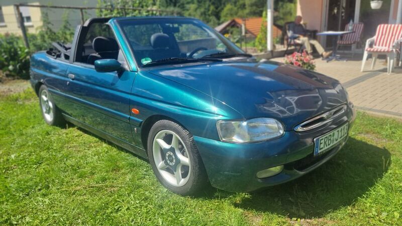 Grün Gebraucht 1997 Ford Escort Cabriolet Ghia Cabrio | 3.700 € - Bild 1/4