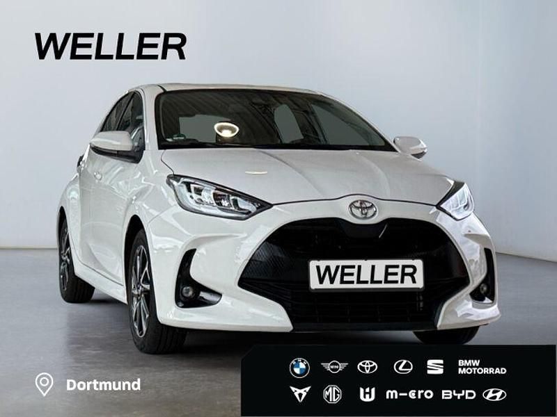 Gebraucht Toyota Yaris Hybrid Team 116 PS (85 kW) 2022 Weiss Kleinwagen