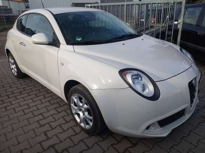 Gelb Gebraucht 2009 Alfa Romeo MiTo Kleinwagen | 2.985 € - Bild 1/4