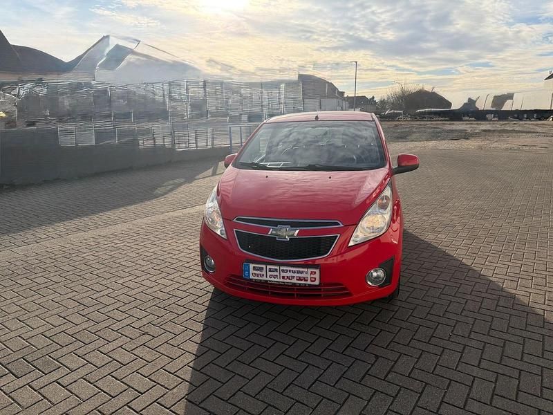 Gebraucht Chevrolet Spark 67 PS (49 kW) 2012 Rot Kleinwagen