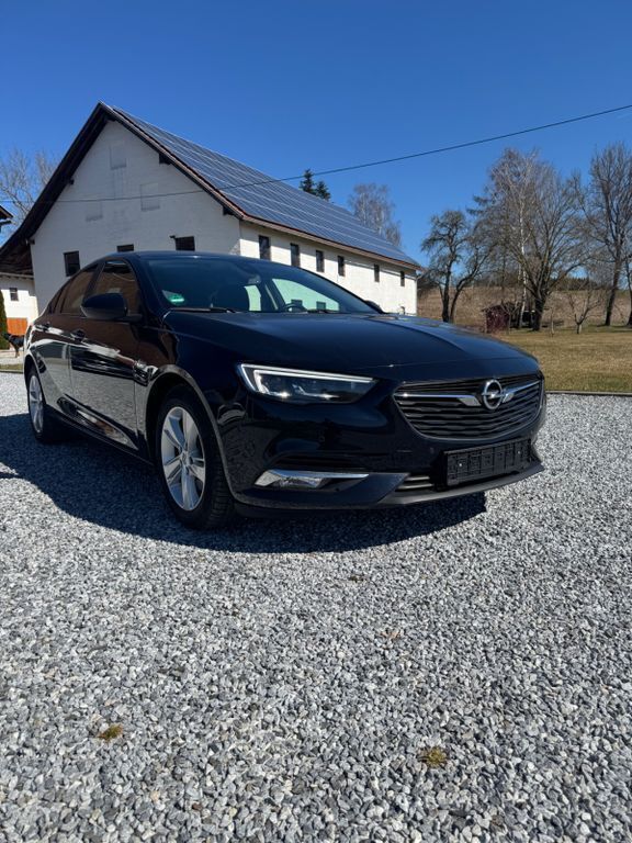 Blau Gebraucht 2018 Opel Insignia Business Limousine | 12.490 € (Guter Preis) - Bild 1/4
