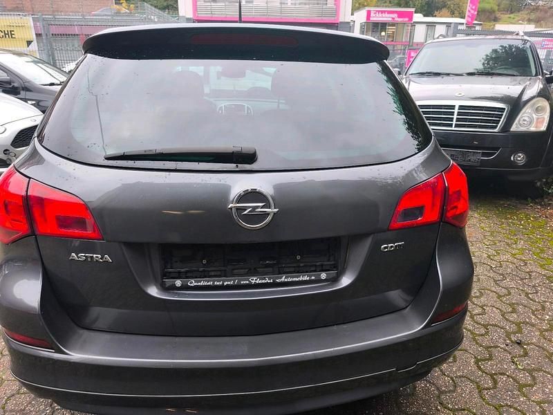 Gebraucht Opel Astra 125 PS (91 kW) 2011 Grau Kombi