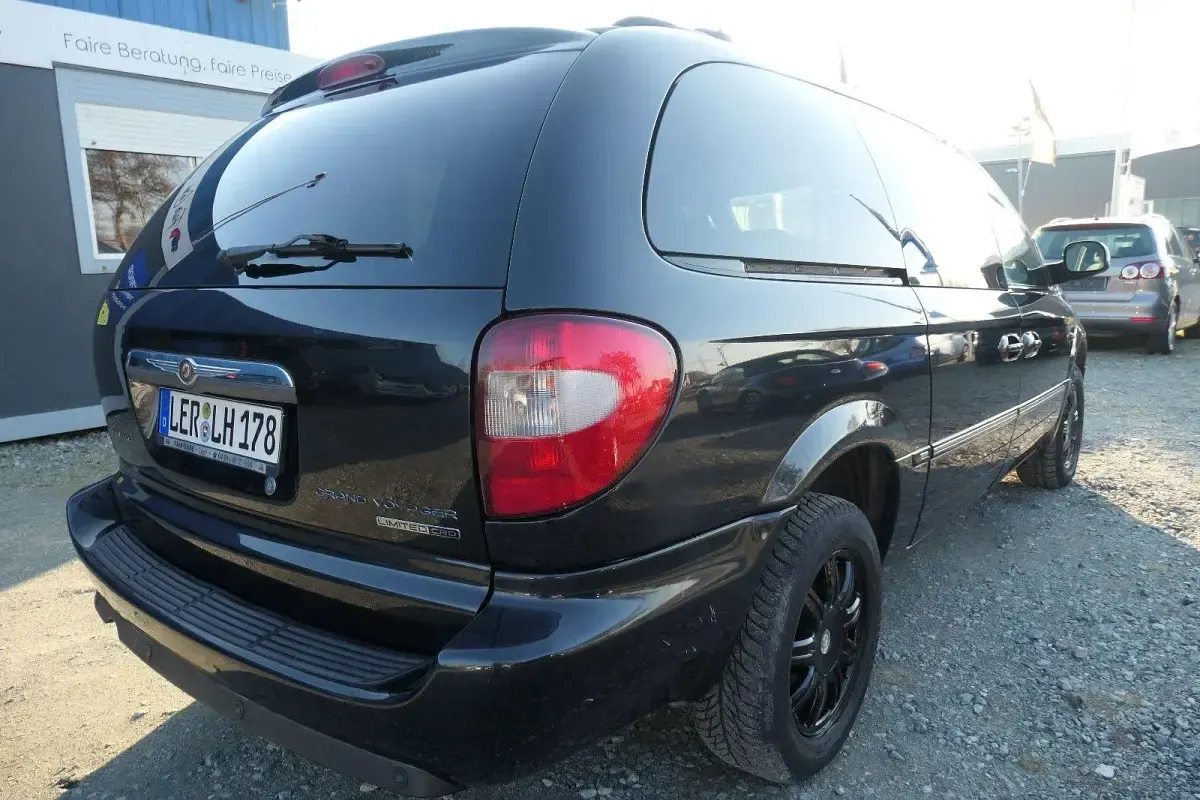 Gebraucht Chrysler Grand Voyager Limited 150 PS (110 kW) 2007 Schwarz Van / Kleinbus
