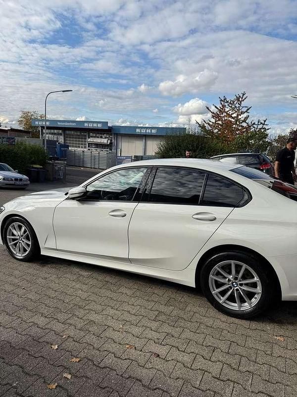 Gebraucht BMW 320 190 PS (139 kW) 2020 Limousine