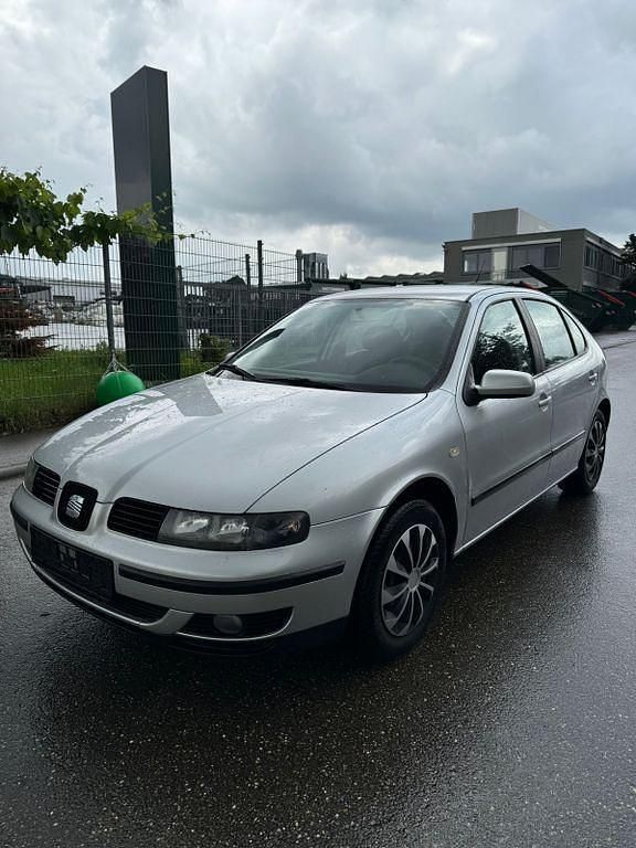 Grau Gebraucht 1999 Seat Leon Stella Limousine | 1.200 € (Guter Preis) - Bild 1/4