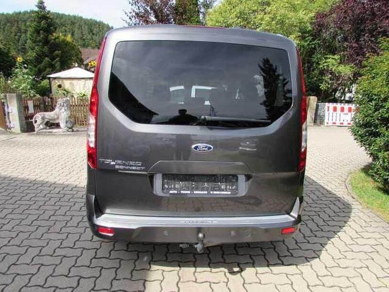 Gebraucht Ford Tourneo Connect Titanium 116 PS (85 kW) 2015 Magneticgrau Van / Kleinbus
