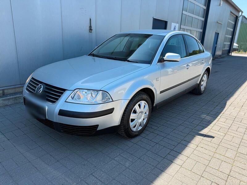 Silber Gebraucht 2002 VW Passat Highline Limousine | 2.499 € (Fairer Preis) - Bild 1/4