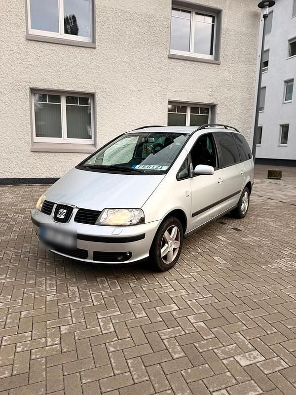 Grau Gebraucht 2006 Seat Alhambra Van / Kleinbus | 2.300 € (Fairer Preis) - Bild 1/4