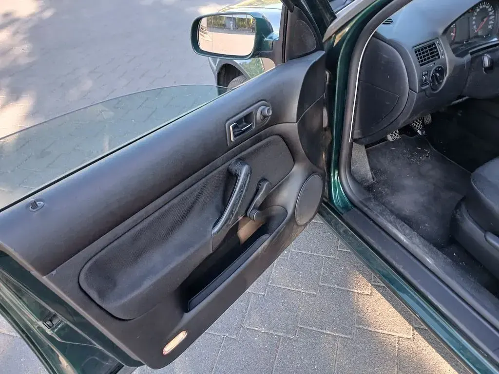 Gebraucht VW Bora Basis 101 PS (74 kW) 1999 Grün Limousine