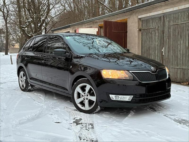 Schwarz Gebraucht 2015 Skoda Rapid Kombi | 6.500 € (Fairer Preis) - Bild 1/4