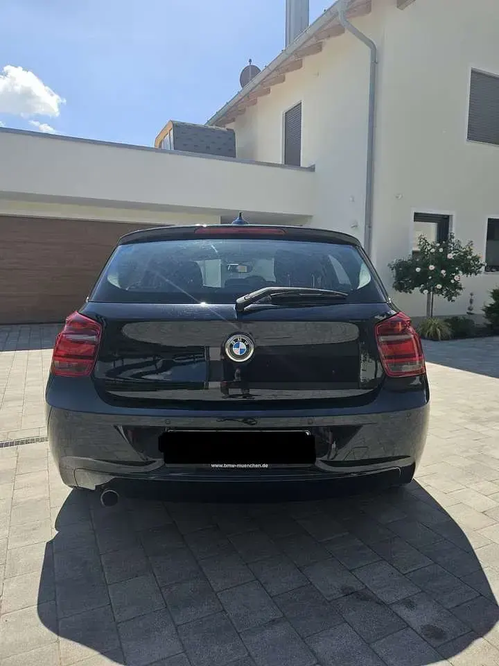 Gebraucht BMW 116 116 PS (85 kW) 2012 Schwarz Kleinwagen