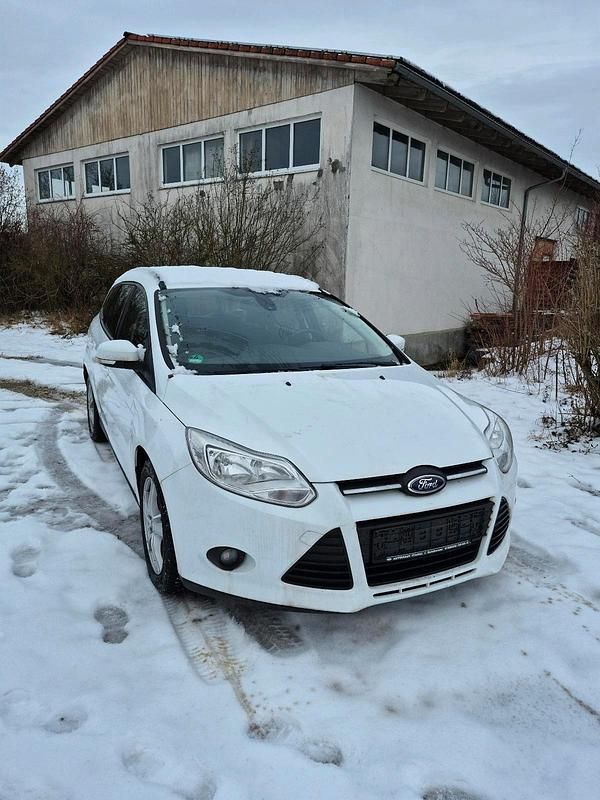 Gebraucht Ford Focus 2014 Weiß Kombi