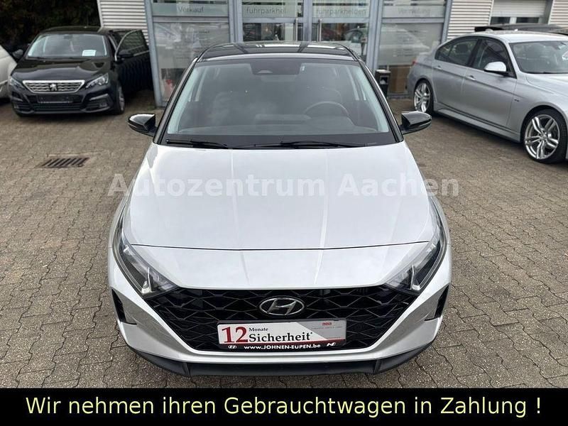 Gebraucht Hyundai i20 101 PS (74 kW) 2022 Silber Kleinwagen