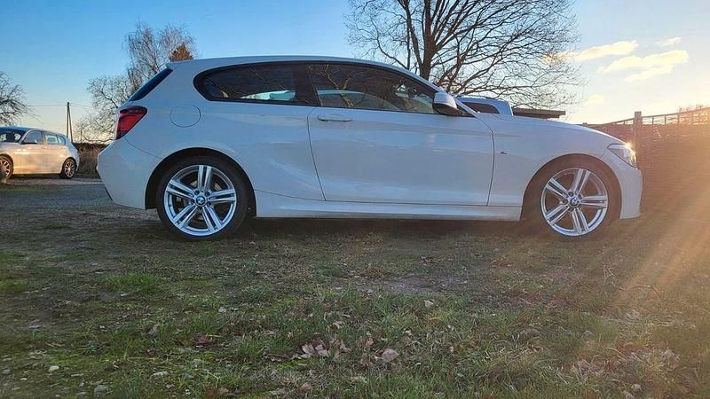 Weiß Gebraucht 2014 BMW 120 Shadowline Kleinwagen | 10.700 € (Guter Preis) - Bild 1/4